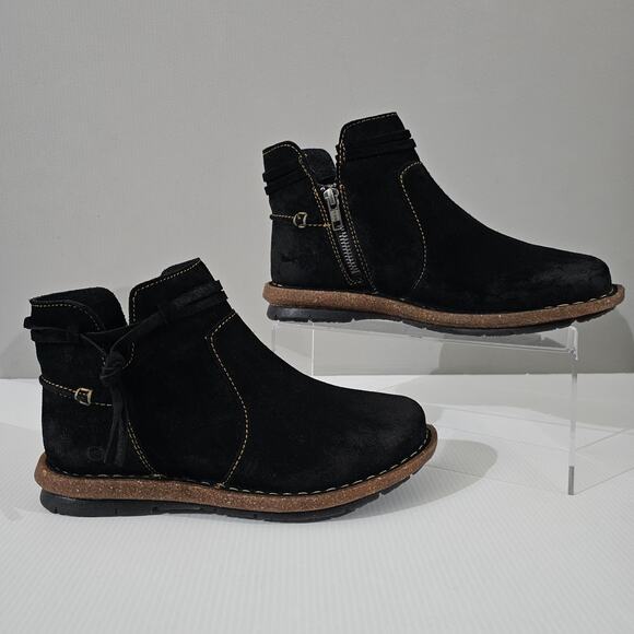 NEW Born Wynter Ankle Bootie Womens 8 Black Suede Distressed Casual Fall Winter - Picture 3 of 13